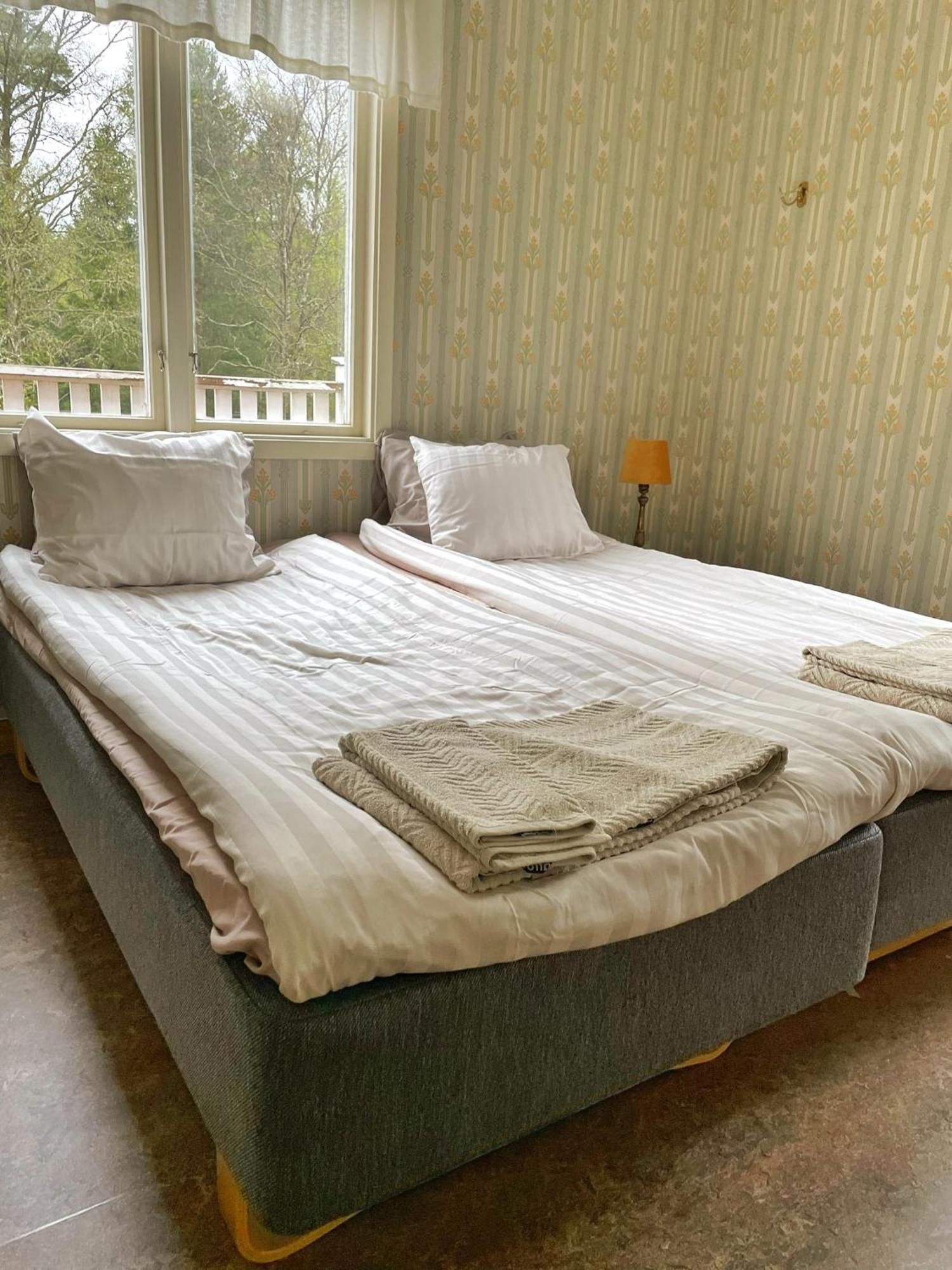 Bed and Breakfast Viktors Affaershus Atran Exterior foto